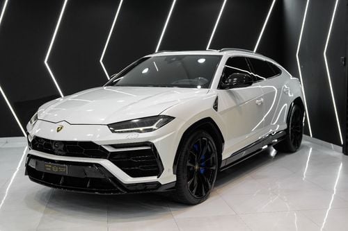 لامبورغيني اوروس Carbon Interior, Panoramic Roof, Two-Tone Interior, Lamborghini Warranty!!