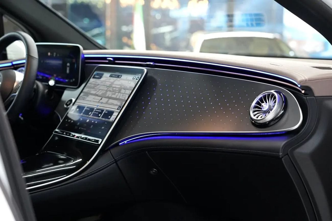 مرسيدس بنز EQE 350+ 350 | GCC 11k km | 5 Years Agency Warranty | 5 Years Service Contract