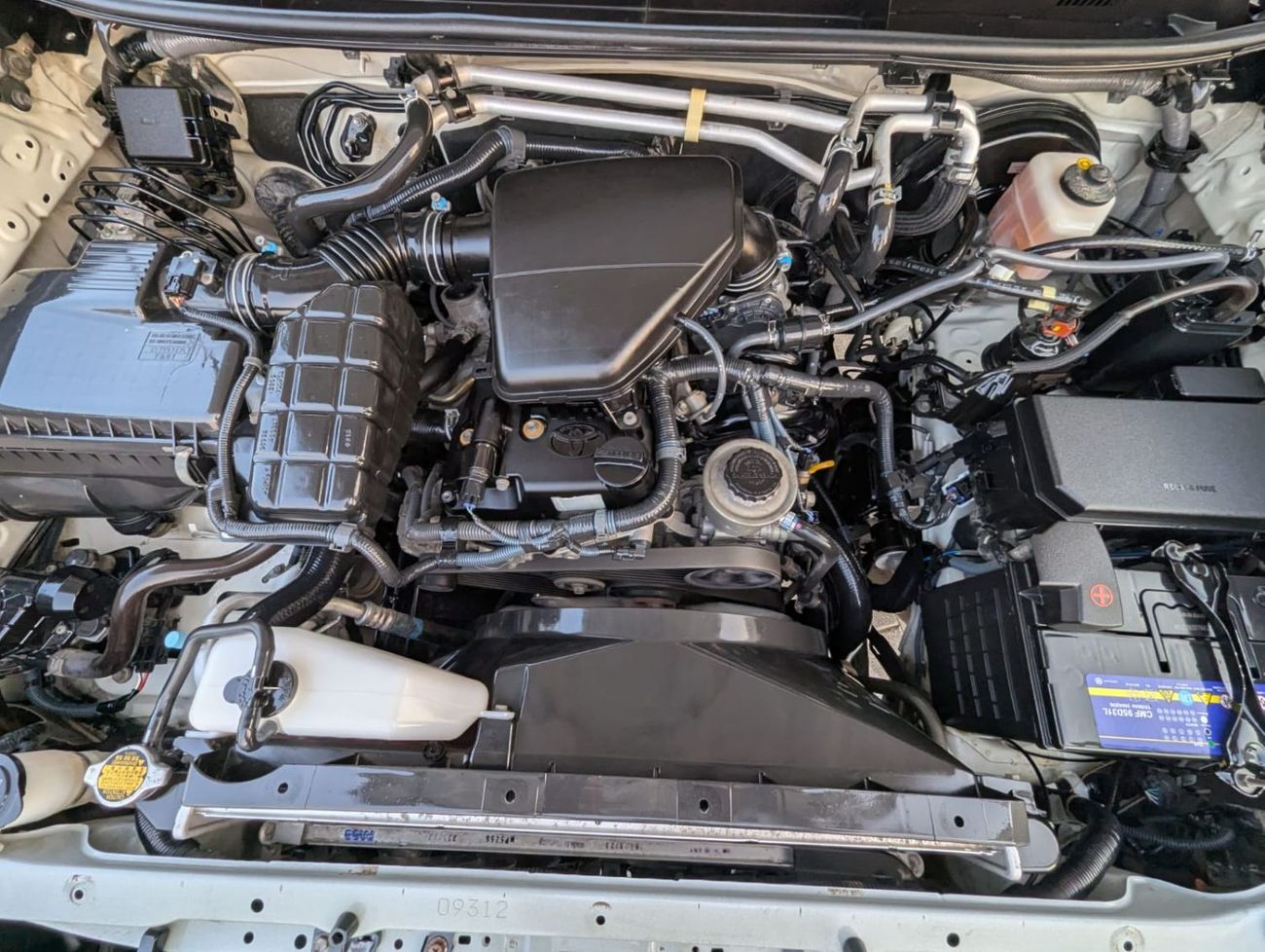 تويوتا برادو Toyota Prado 2016 white LHD 4-cylinder 2.7L Gcc specs