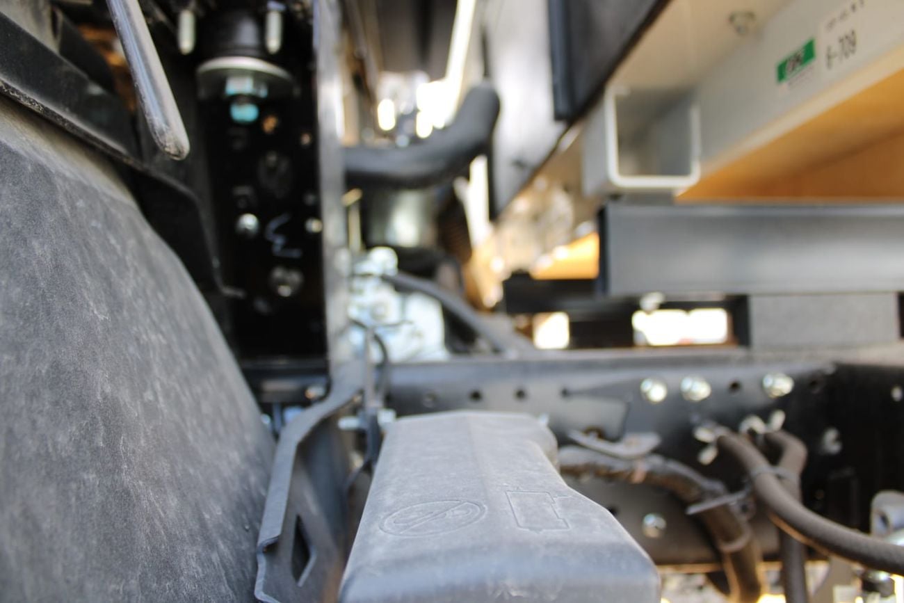 إيسوزو NPR شاحنة تجارية إيسوزو NPR 71 | ديزل موثوق | صفقات بالجملة | تصدير |