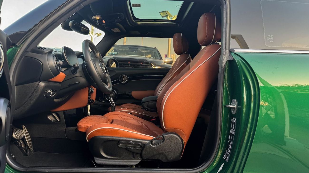 ميني كوبر إس JCW Kit 2022 Full Service History GCC Low Mileage 2.0L Turbo 4 Cylinders