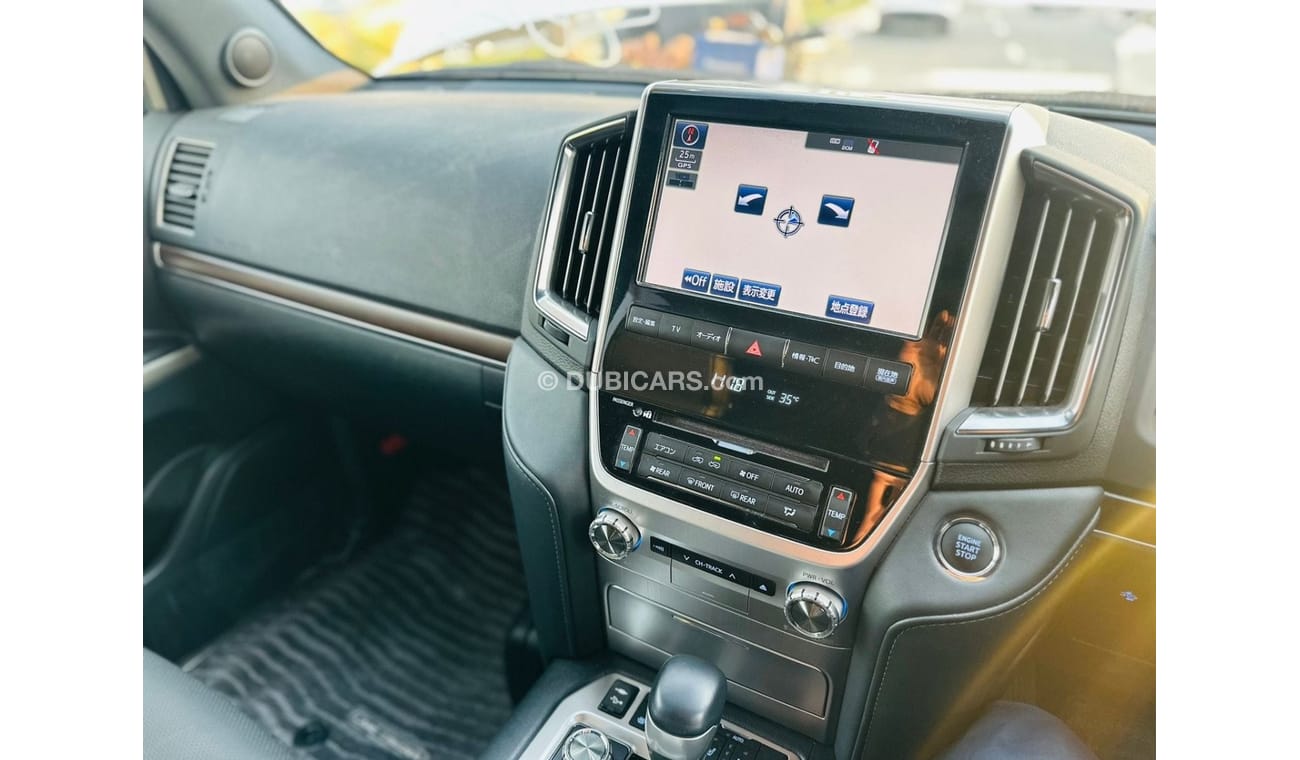 Toyota Land Cruiser Zx top of the range, Right hand drive