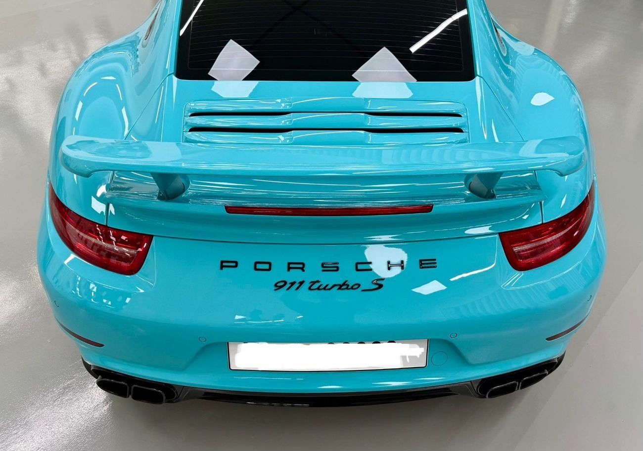 Porsche 911 Turbo S 3.8L (530 HP) Coupe