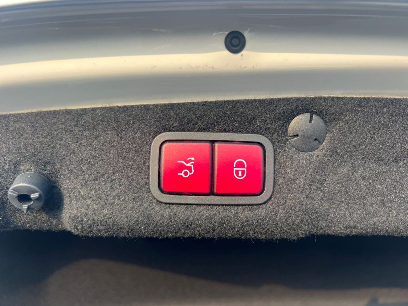 مرسيدس بنز C 300 2021 Mercedes Benz C300 4Matic - 2.0L V4 AWD- Full Option - 360* CAM - Radar & Sensors - Sunroof