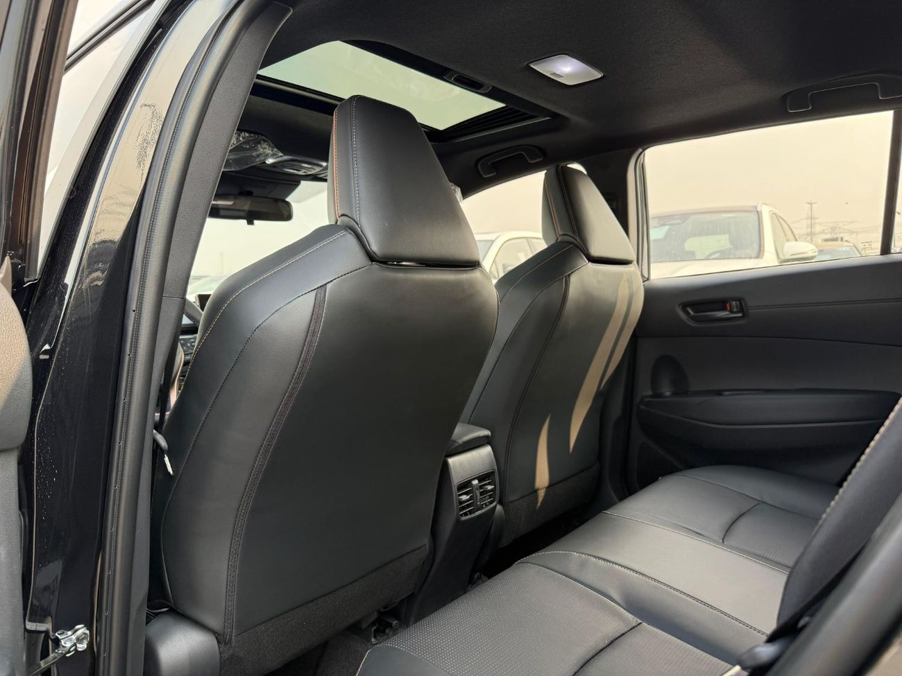 تويوتا كورولا كروس Facelift 2.0L HEV 2025 Model Export Price @ 73,500 AED