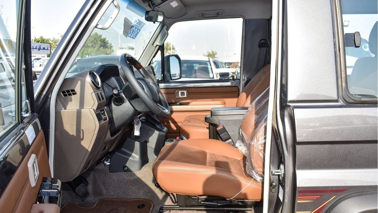 تويوتا لاند كروزر 70 4.0L V6 Petrol A/T