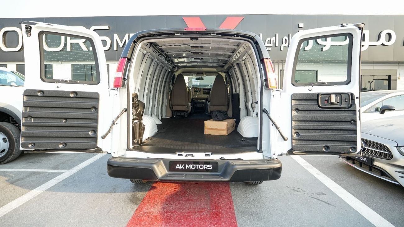GMC Savana 3500 Extended Wheel Base GCC 2025 MY