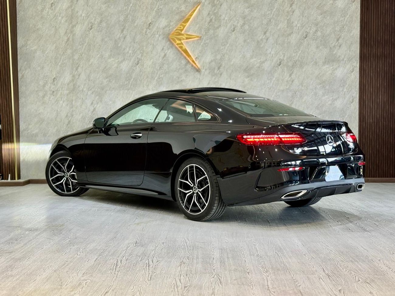 مرسيدس بنز E450 كوبيه Mercedes E450 AMG / 2022 / USA