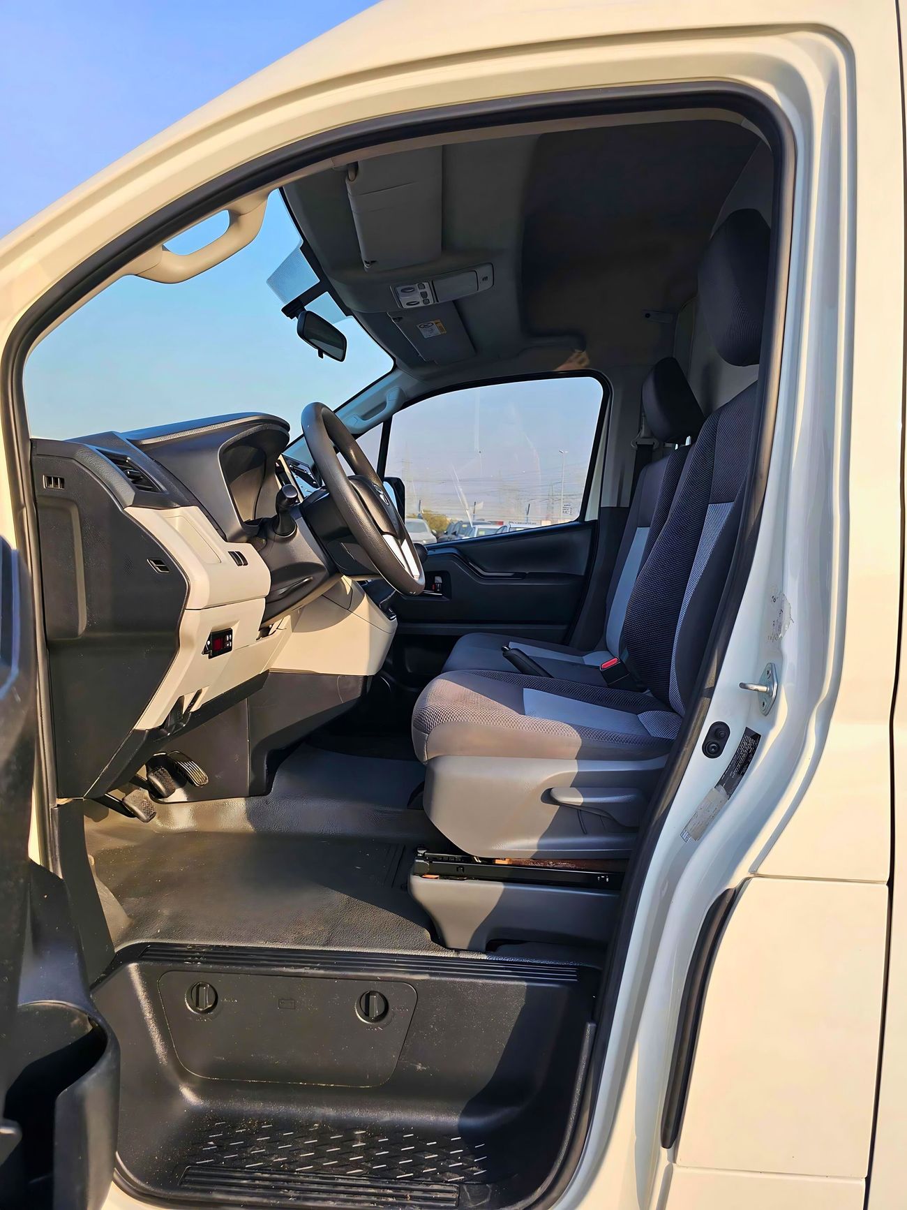 تويوتا هاياس CHILLER VAN PATROL / HIGHROOF/ LOT# 6002958