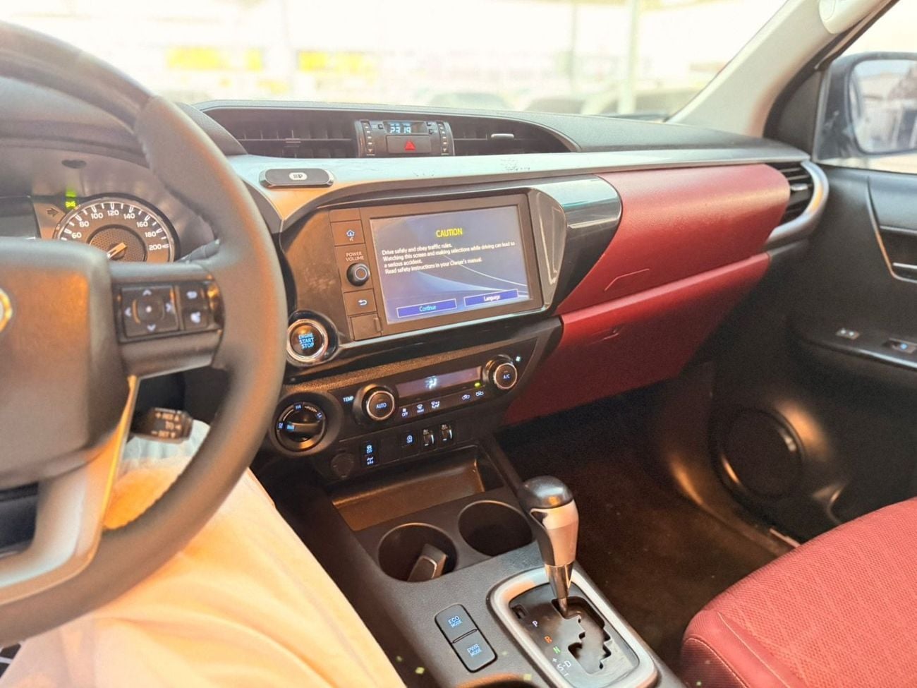 تويوتا هيلوكس S GLX 2.4L AWD A/T