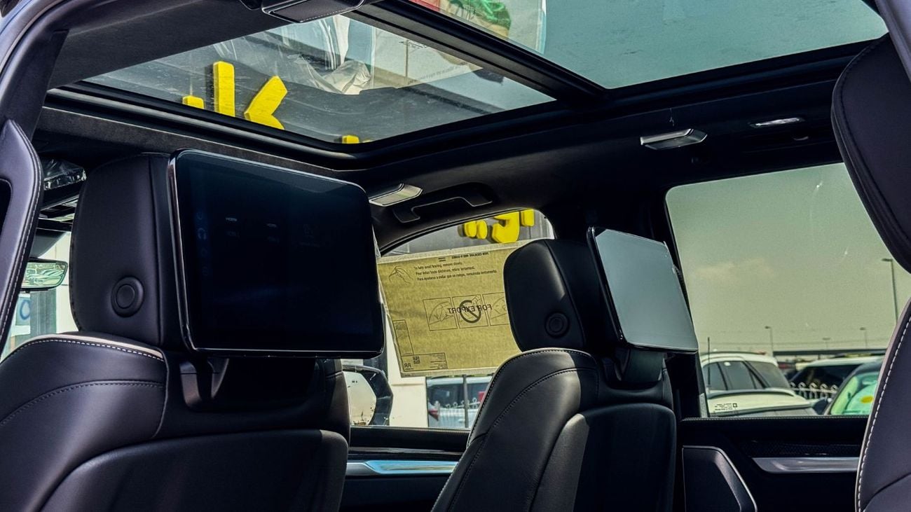 كاديلاك إسكالاد V Executive 6.2L V8 Supercharged 4WD 2026 Brand New American Specs