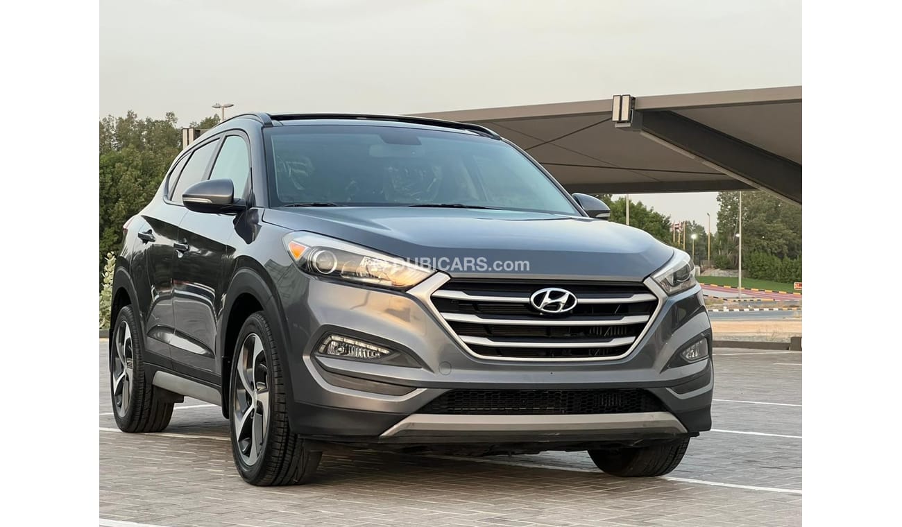 هيونداي توسون GLS هيونداي توسان موديل 2017 وارد أمريكي فول ابشن كامله بانوراما ماشيه 33000 الف ميل 1600 سي سي