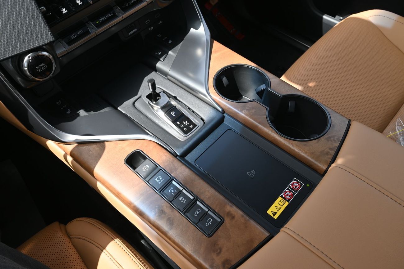 Lexus LX700h Lexus LX700h Signature 3.5L Twin-Turbo + Hybrid V6, Petrol, Model 2025