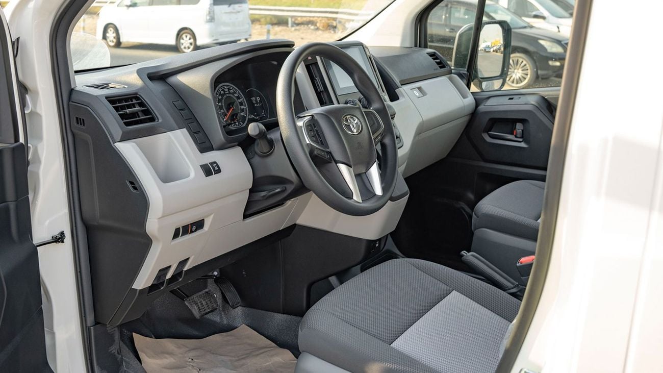 تويوتا هاياس 2026 Toyota Hiace 3.5L Petrol high roof AT