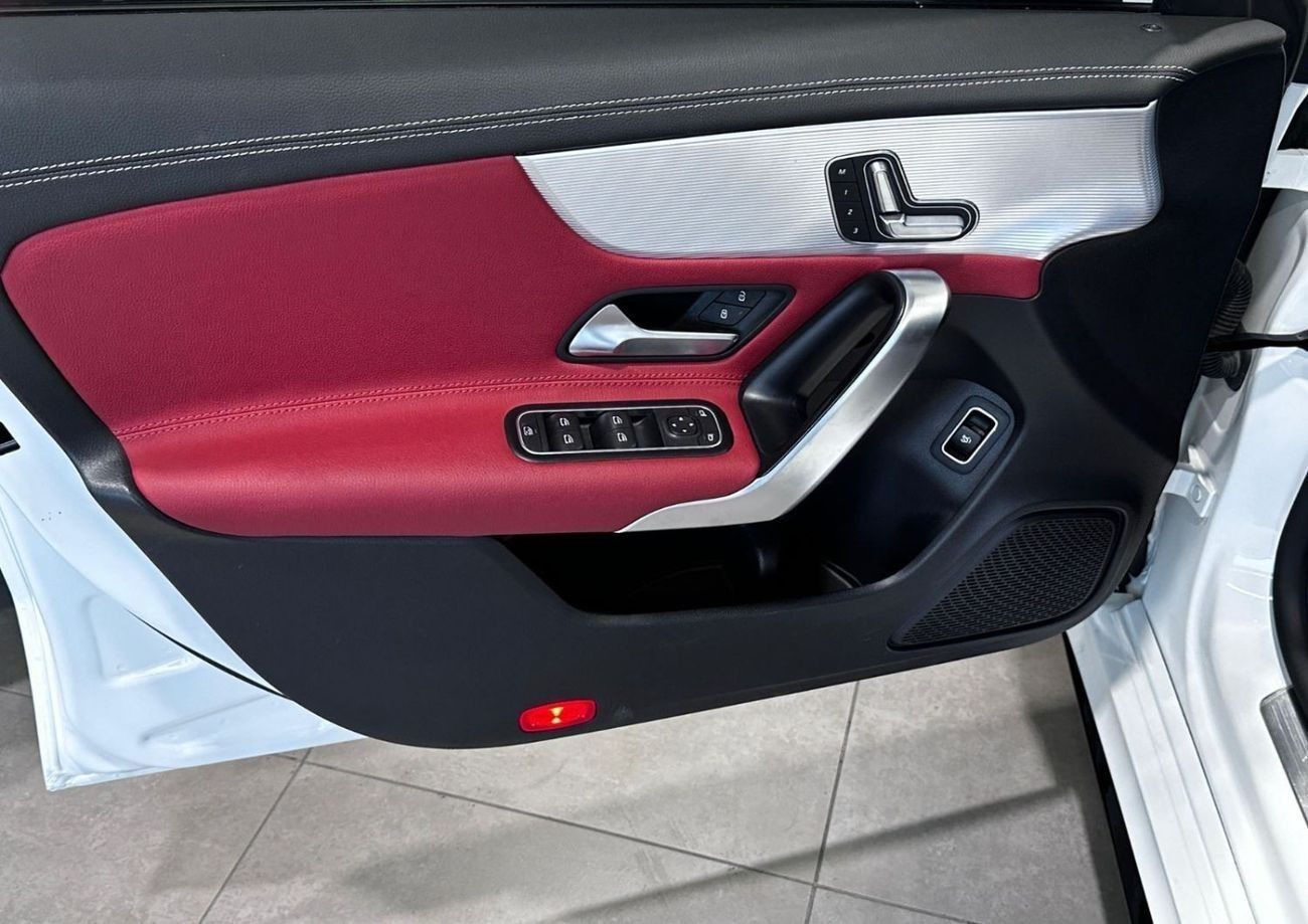 مرسيدس بنز CLA 250 Std 2.0L (221 HP)