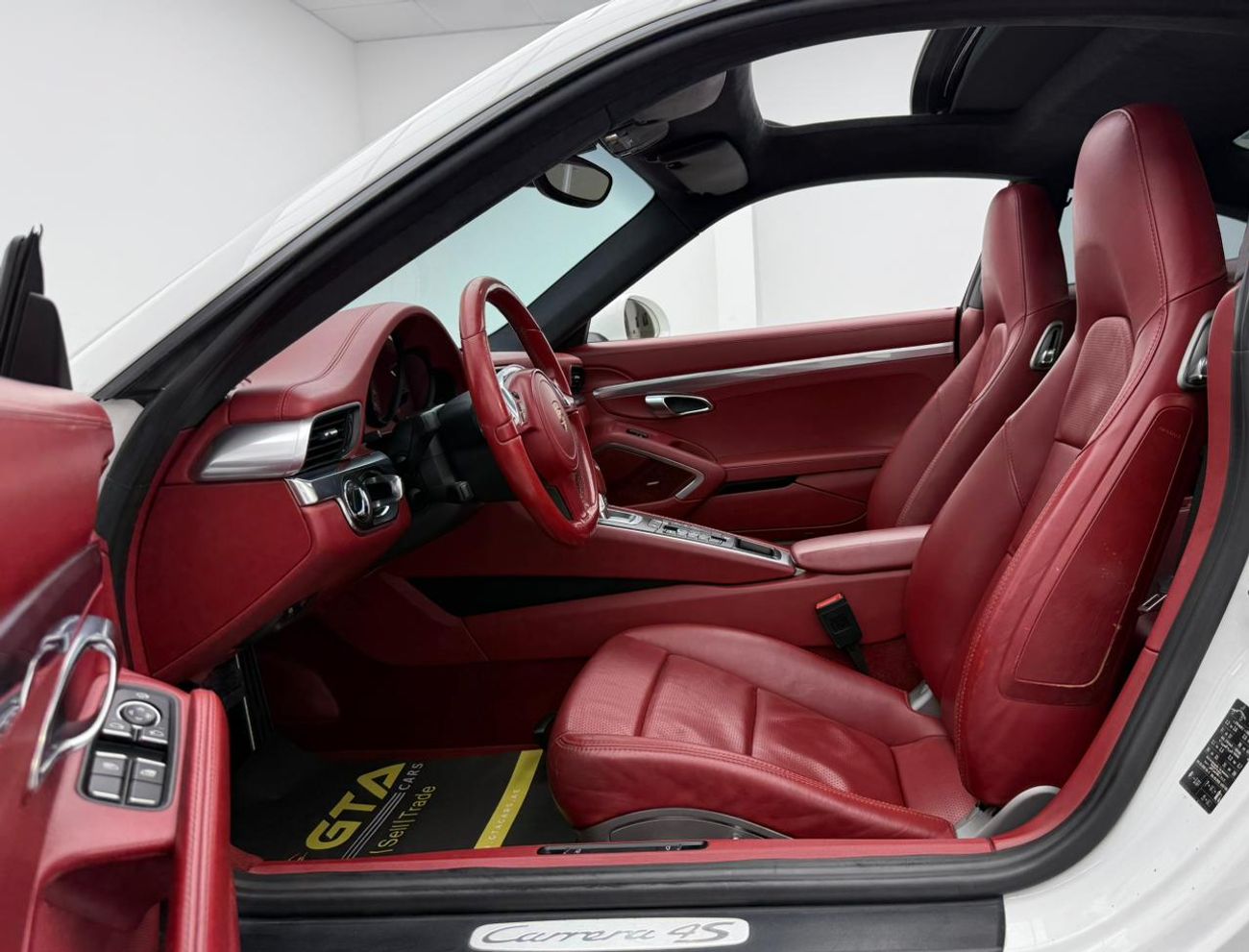 Porsche 911 Carrera 4S 3.8L Coupe 2014 Porsche 911 Carrera 4S,Al Nabooda Warranty Aug/2026, Full Service History