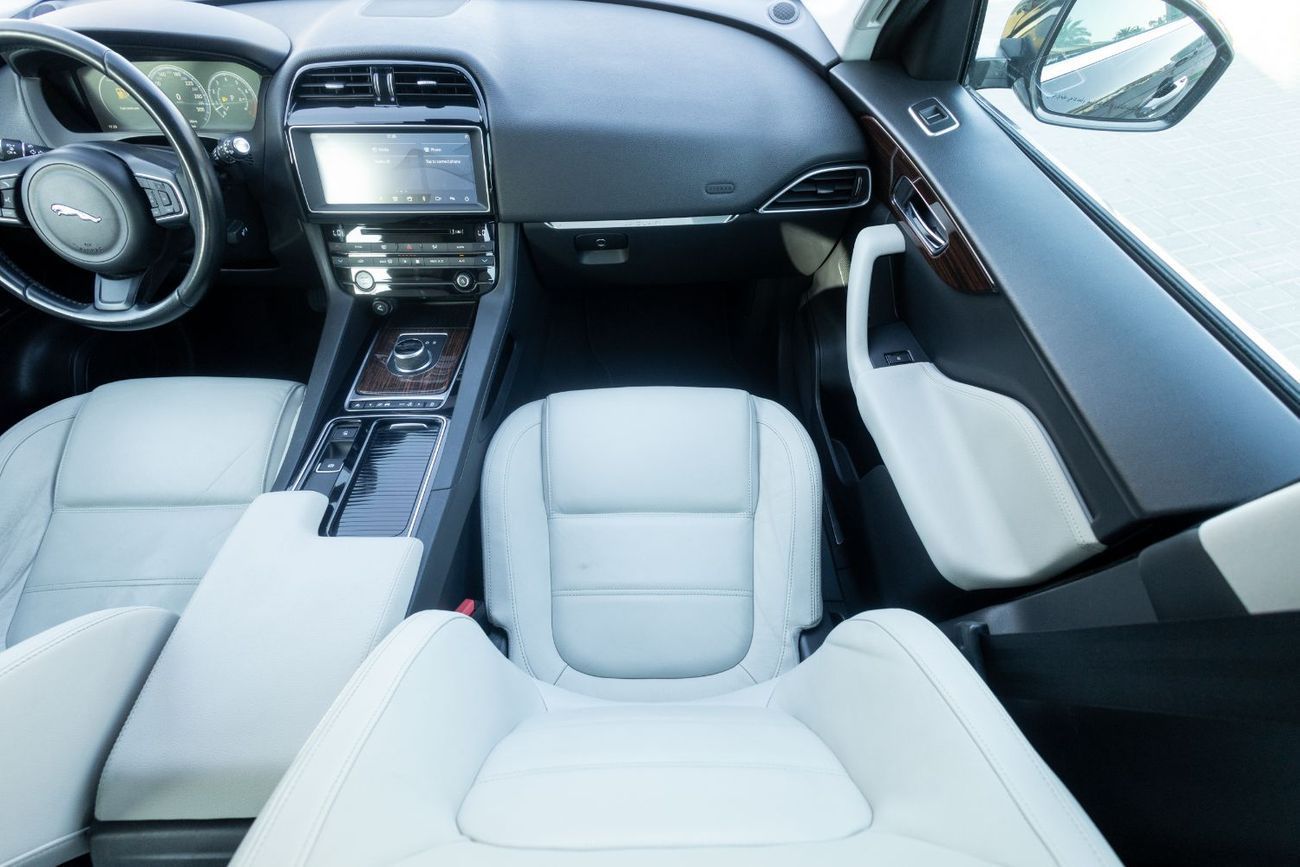 جاكوار F بيس Prestige 3.0L