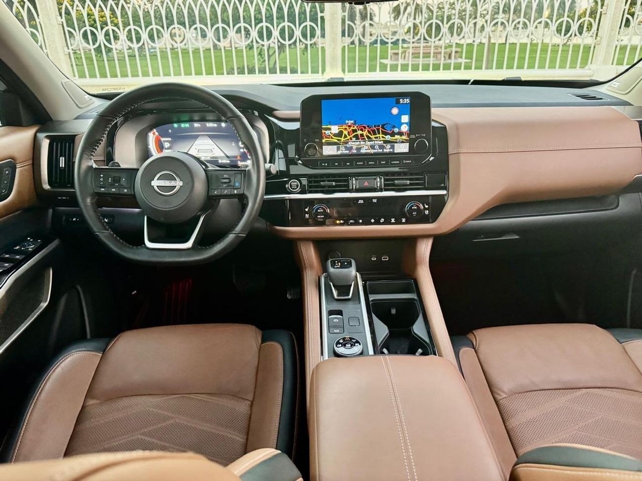 نيسان باثفايندر Pathfinder SL full option top of range GCC. Specs. Free accident.