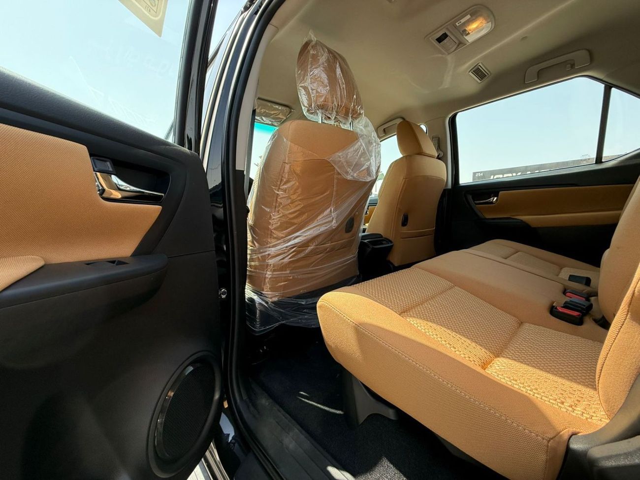 Toyota Fortuner TOYOTA FORTUNER 2.7L Petrol 4X4 Full Option 2025 Model