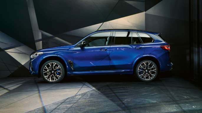 BMW X5M exterior - Side Profile