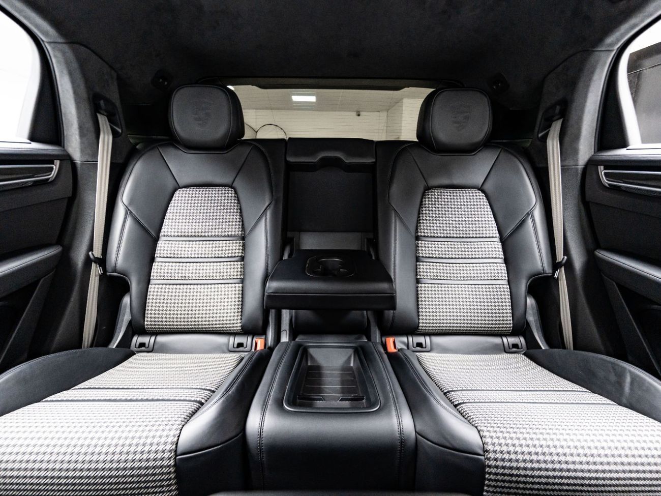 بورش كايان GTS Coupe