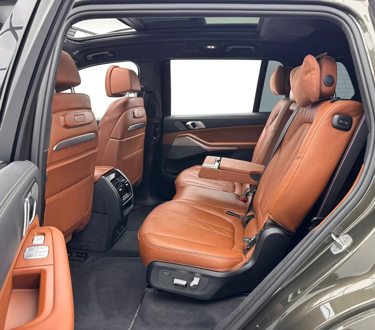 BMW X7 XDRIVE40i LUXURY M SPORT PACKAGE 2024 BMW X7 xDrive40i M-Sport, 10/2028 BMW Warranty,10/2029 Service