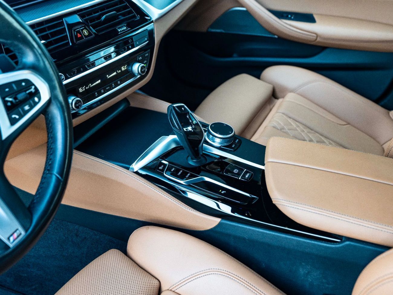 BMW 520i M Sport Comfort 2.0L