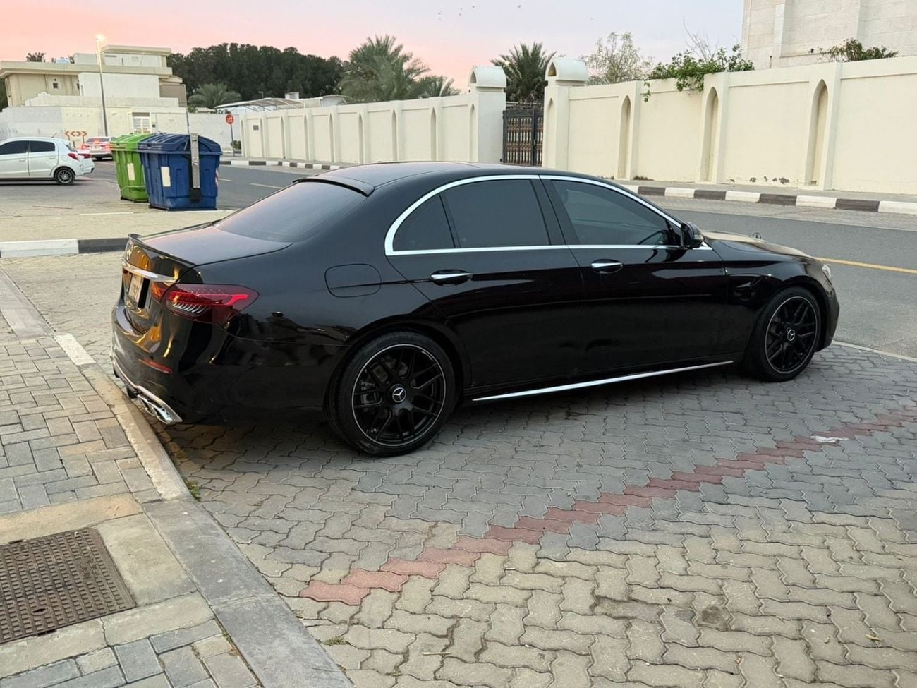 Mercedes Benz E300 Premium 2.0L