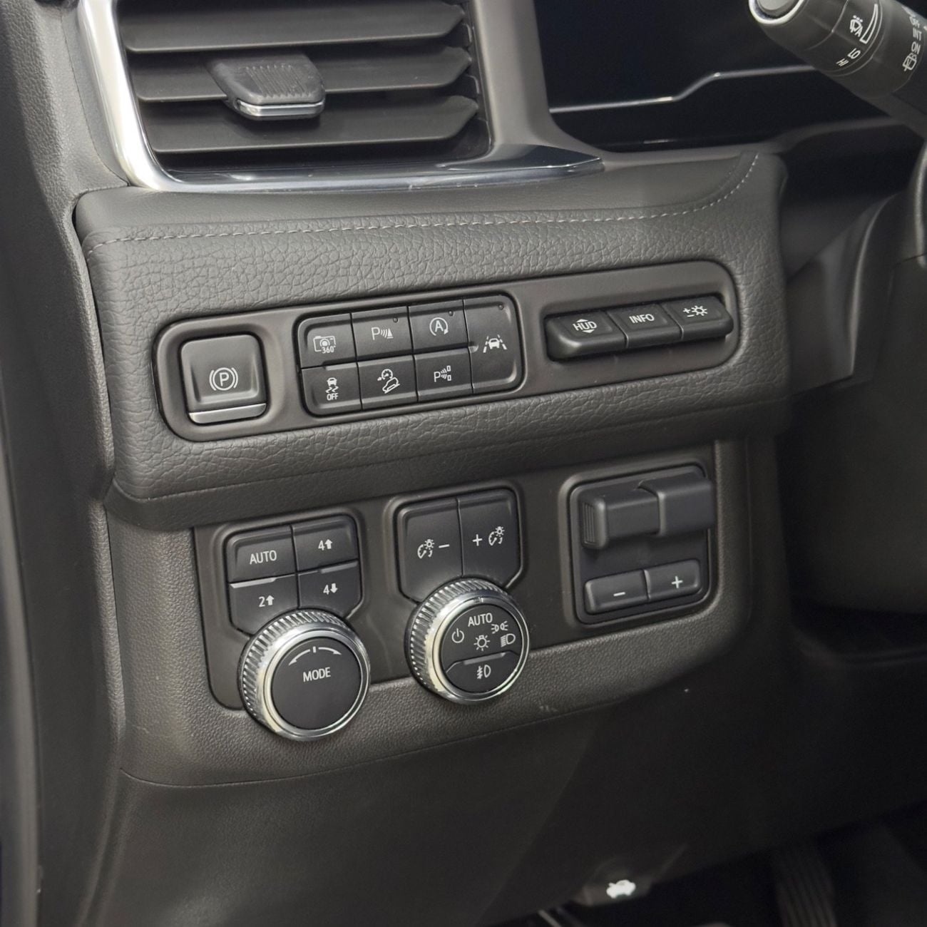 GMC Yukon Denali 6.2L Denali