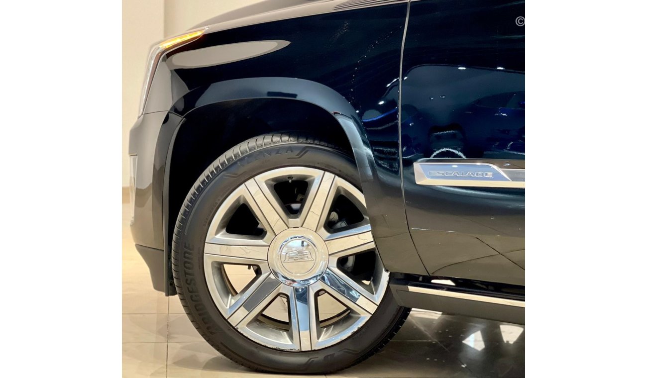 Cadillac Escalade 2016 Cadillac Escalade Platinum, Full Cadillac Service History, Warranty, GCC