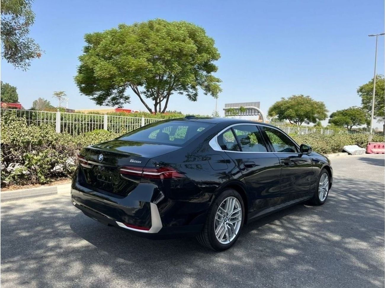 BMW 520i EXCELLENCE BMW 520I 0KM GCC 2024