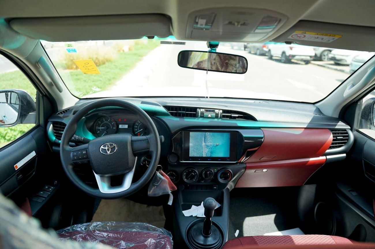 تويوتا هيلوكس ECT0046 - Toyota Hilux Dcab GL2 - 2.4L Diesel Manual 4wd - White/Red