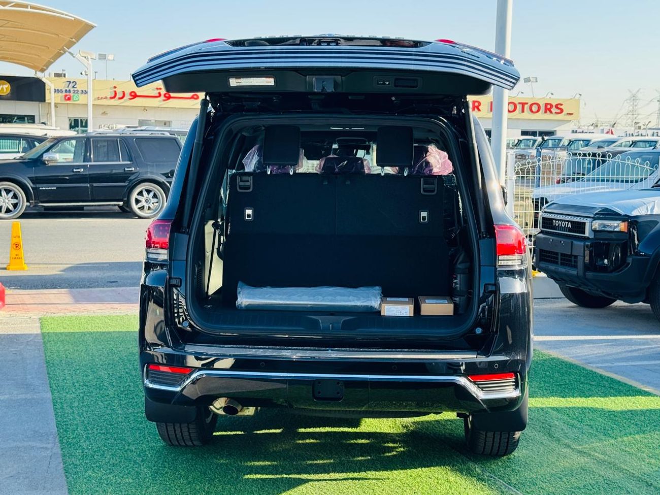 Toyota Land Cruiser TOYOTA LANDCRUISER (300 SERIES) VX 4.0L BLACK 2026