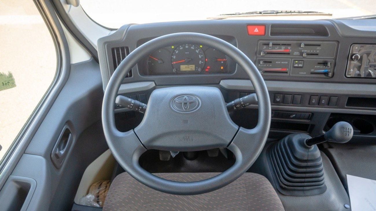 تويوتا كوستر 2.7L (23-Seater)