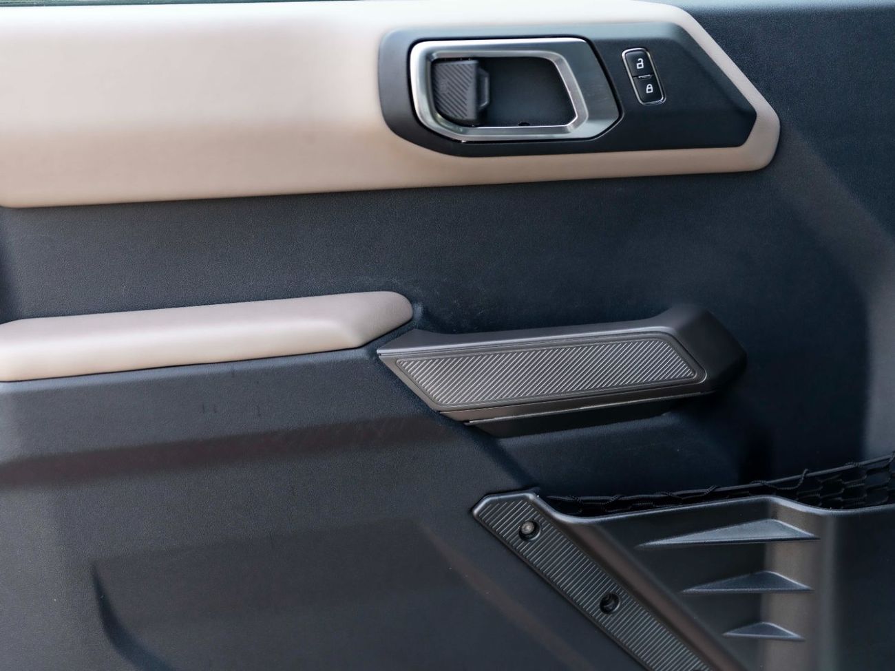 فورد برونكو Wildtrak 2.7L (5 Seater)