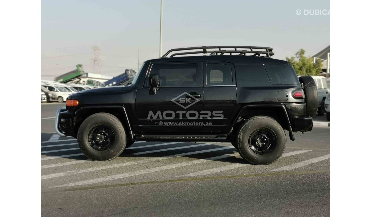 تويوتا إف جي كروزر 4.0L Petrol, 17”Alloy Rims, Key Start, Xenon Headlights, LOT-568.