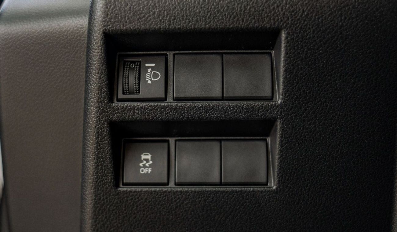 Toyota Land Cruiser GXR 4.0L V6 PETROL