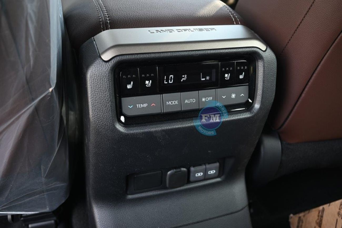 تويوتا برادو Adventure 2.4L Petrol 4WD 7 Seater Automatic