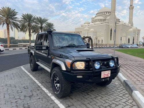 Toyota Land Cruiser 70 TOYOTA LAND CRUISER PICK UP DIESEL V8 RIGHT HAND DRIVE