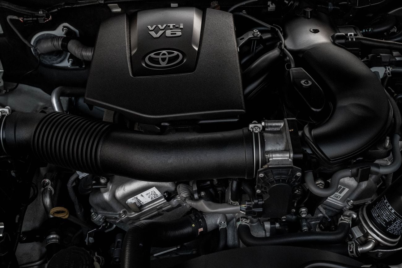 Toyota Fortuner Fortuner VXR 4.0 V6 | 2,546 P.M | 0% Downpayment | Full Agency History!