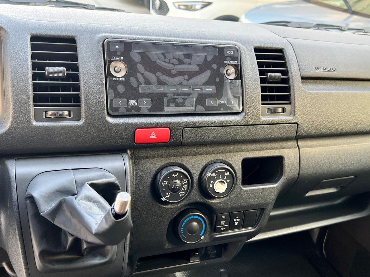 Toyota Hiace 2025 Toyota Hiace Deluxe 15-Seater Standard Low-Roof 2.5L 4-Cyl Diesel M/T RWD Only For Africa