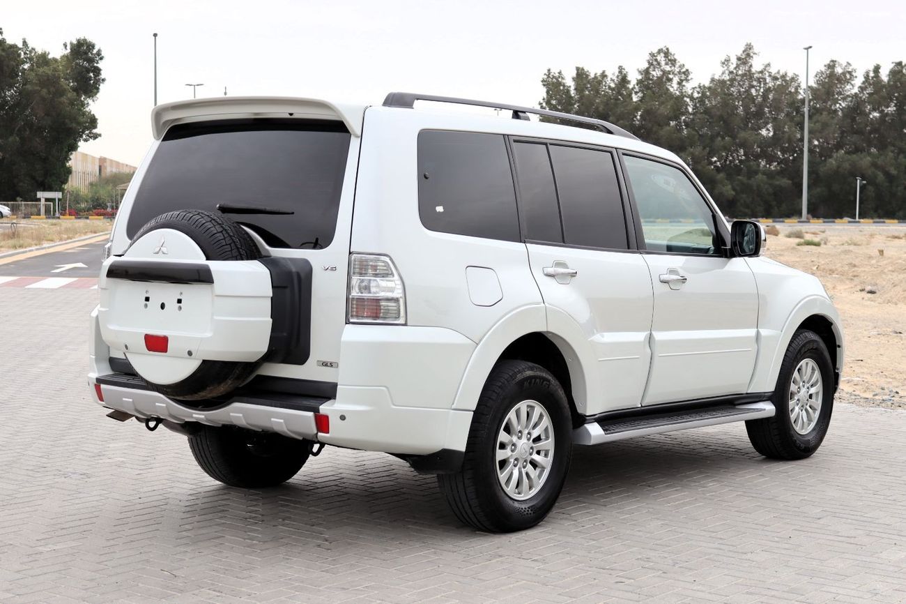 ميتسوبيشي باجيرو GLS 3.5L (186 HP) (7 Seater)