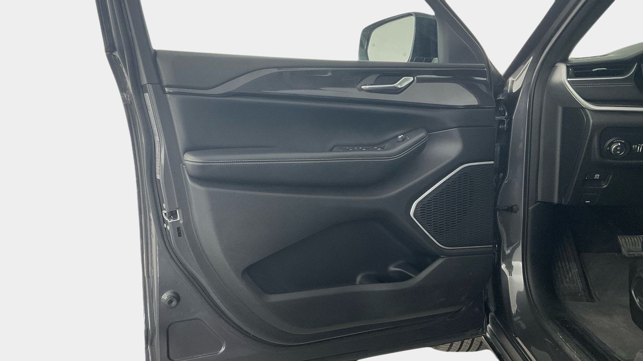 جيب جراند شيروكي Altitude | upto AED 20,000 Ramadan Discount | شامل الضمان | 0 ﺪﻔﻋﺓ ﺃﻮﻟﻯ