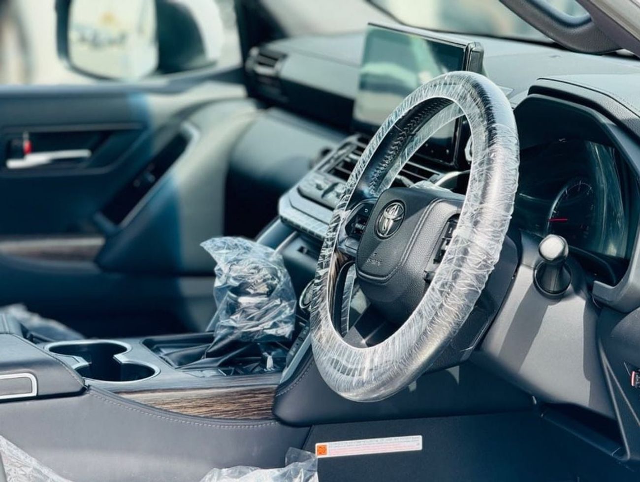 تويوتا لاند كروزر Vxr 3.3 diesel Right hand drive