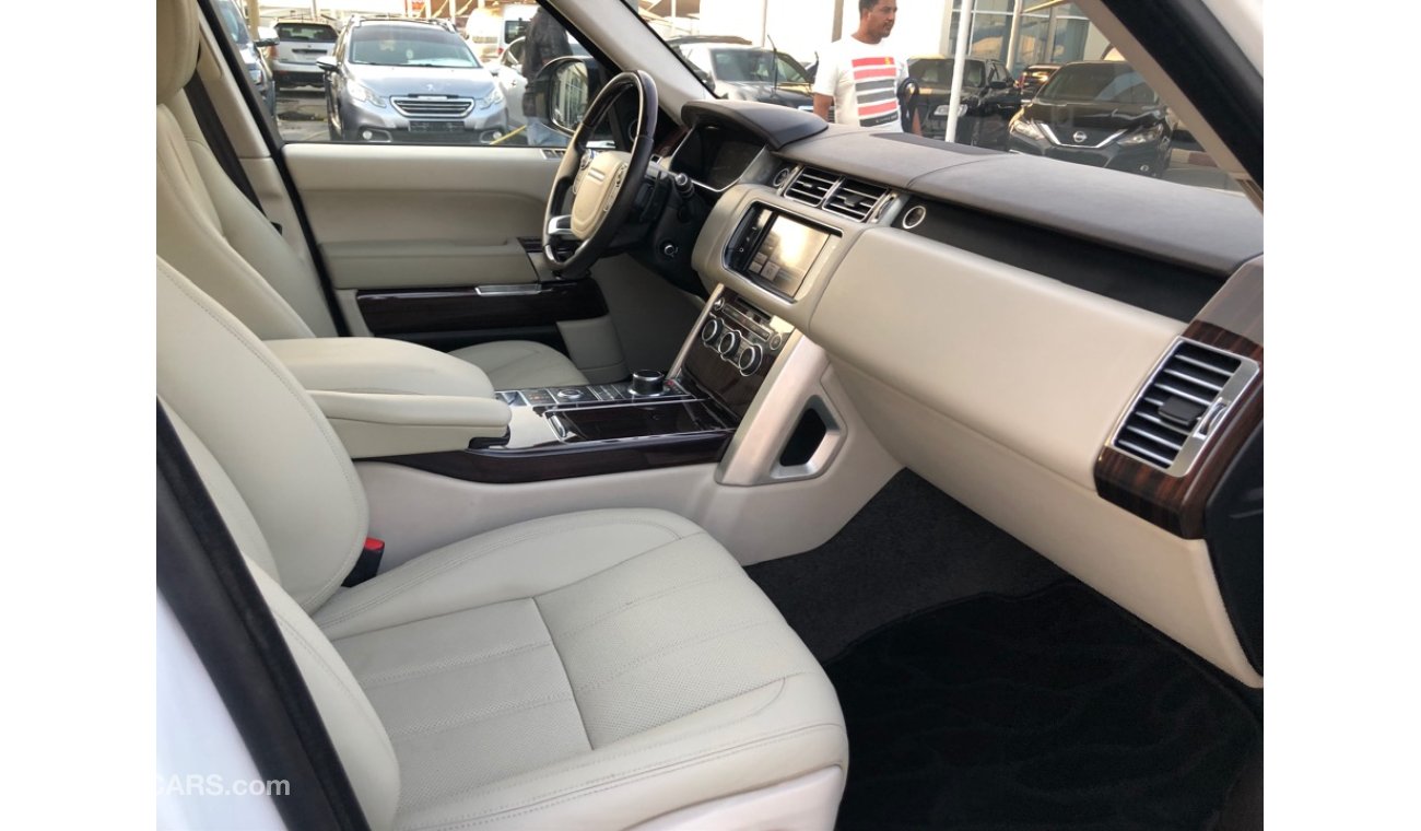 Land Rover Range Rover Vogue Supercharged Rang rover VOUGE super charge model 2013 GCC car prefect condition full option panoramic roof leath5