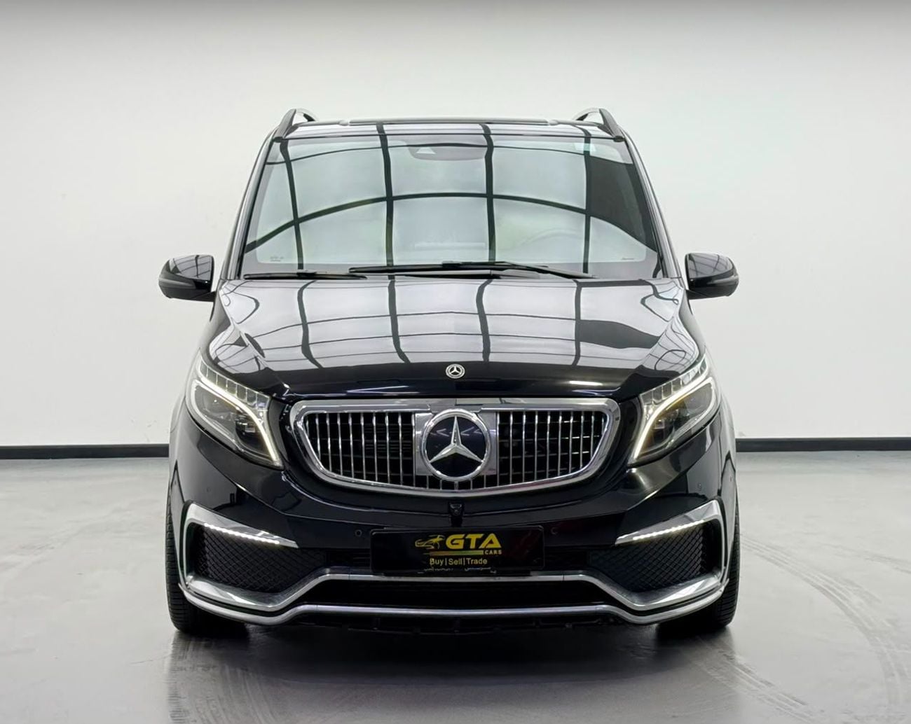 Mercedes Benz V 250 2022 Mercedes Benz V250 Falcon Edition, 2027 MB Service Pack, Full MB Service History, GCC