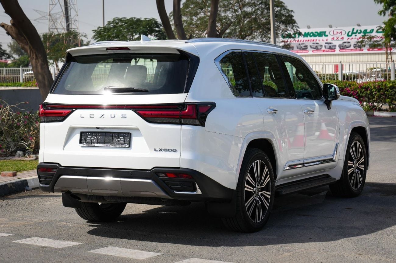 Lexus LX 600 SIGNATURE 2024!! LOW MILEAGE!! WARRANTY AND SERVICE CONTRACT FROM AL FUTTAIM