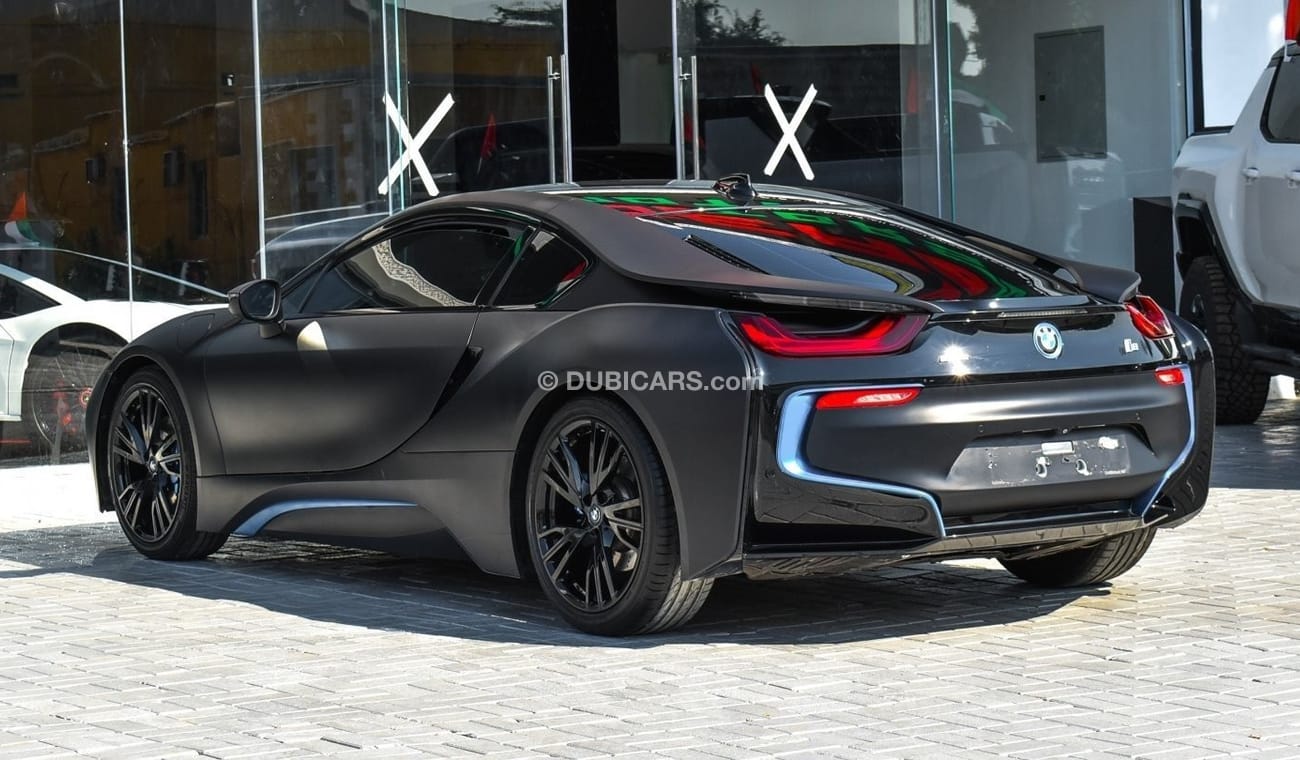 Used BMW i8 EDrive 2018 for sale in Dubai - 699369