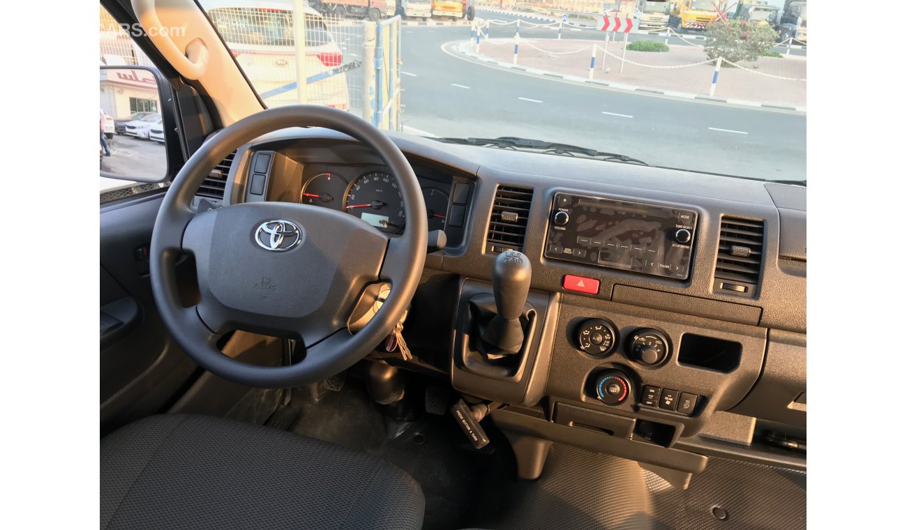 Toyota Hiace 2.5L