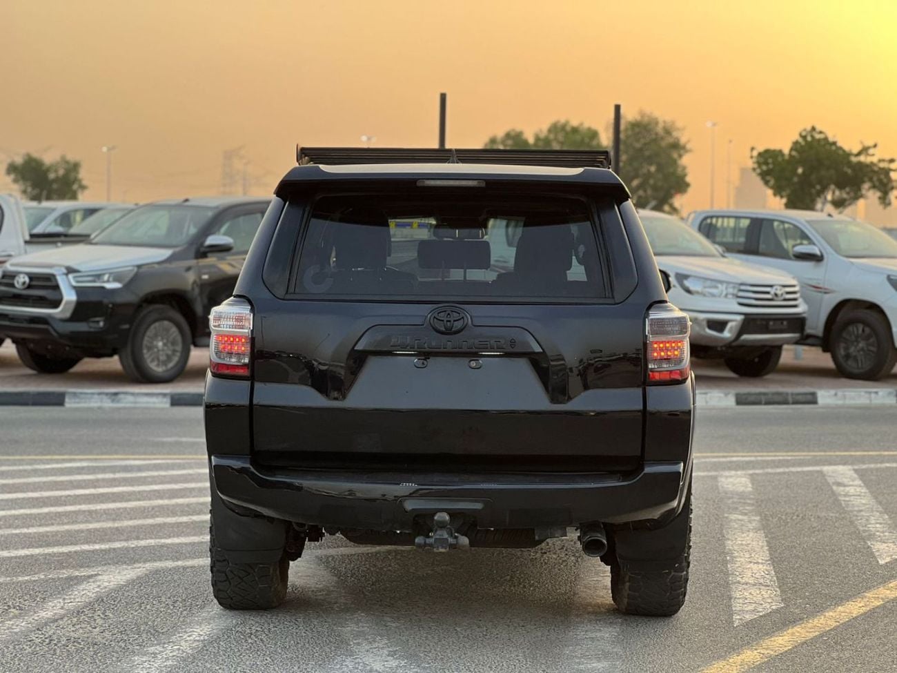 تويوتا فور رنر  2023 Toyota 4Runner Full Option 4.0L V6 - Rear Camera - AWD 4x4 - Sunroof - Leather Se